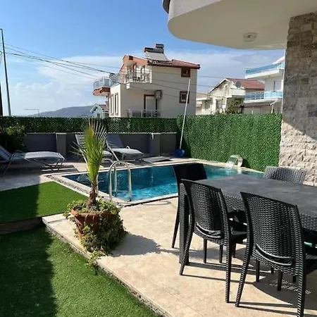 Vilă Oezel Havuzlu Ruezgar *