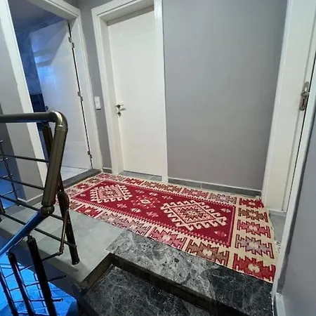 Vila Oezel Havuzlu Ruezgar *