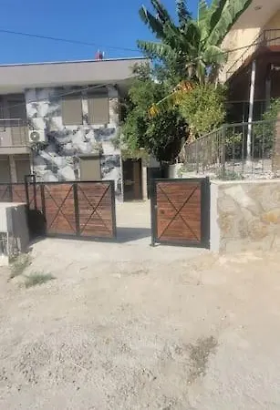 Vilă Oezel Havuzlu Ruezgar *