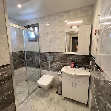 Oezel Havuzlu Ruezgar Villa *