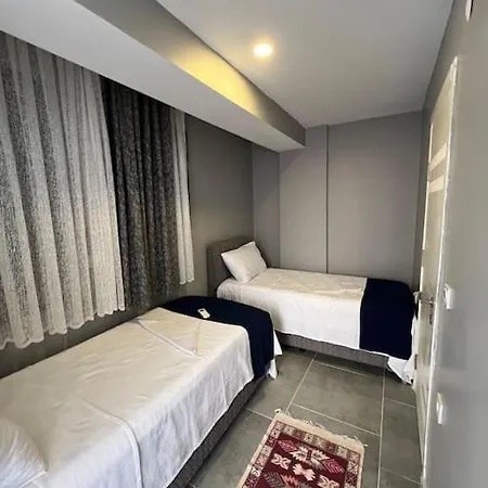 Oezel Havuzlu Ruezgar Villa Kusadasi